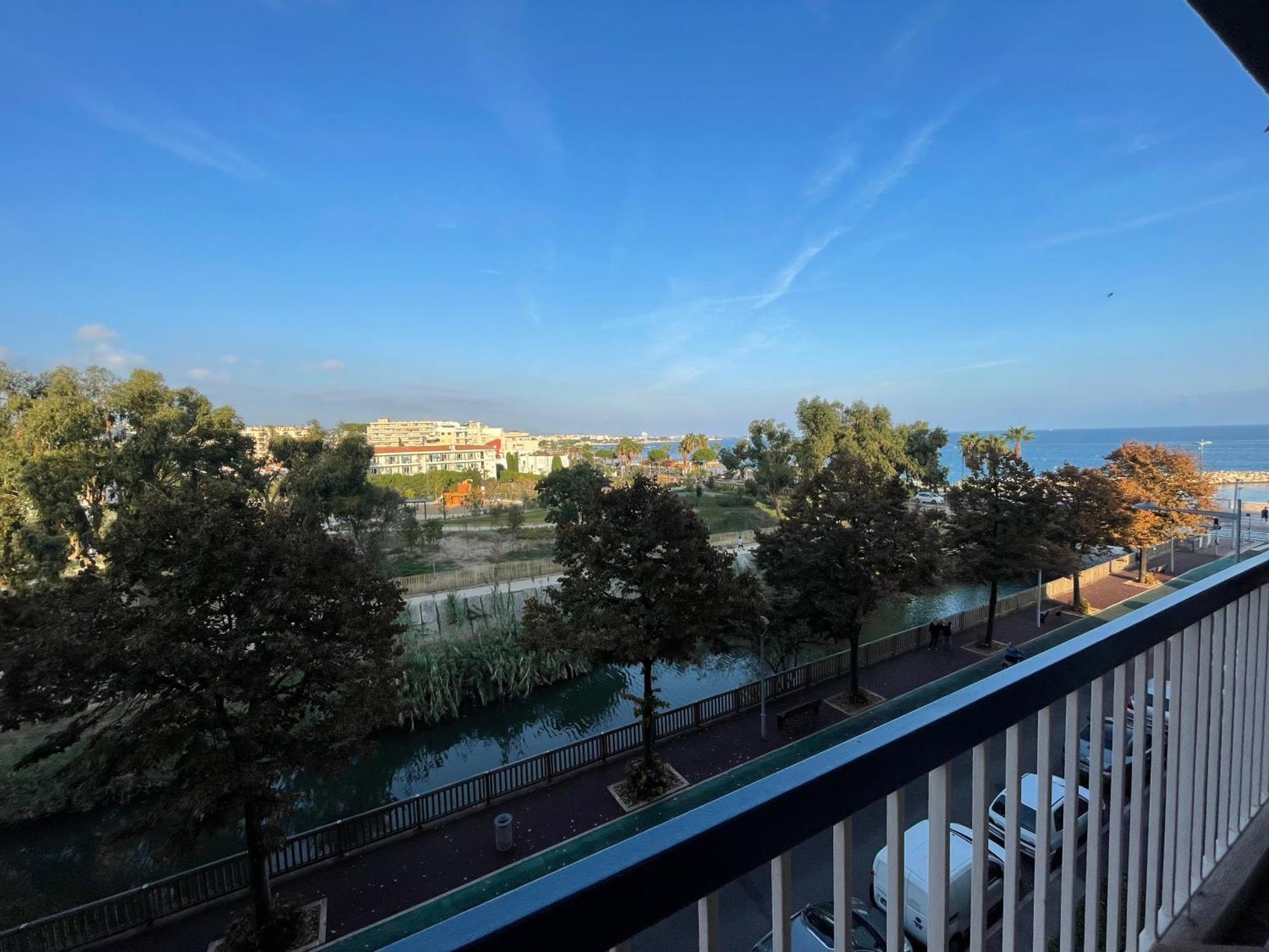 Vue Sur Mer - Magnifique Appartement Tout Confort - Terrasse Et Parking Prive Cagnes-sur-Mer Buitenkant foto